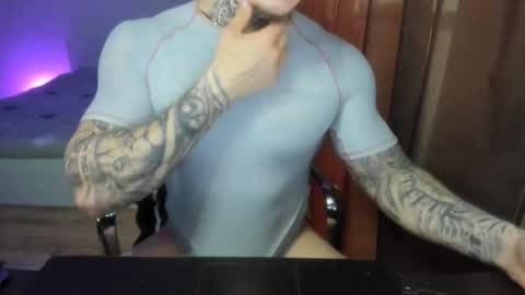 Snapshot of lewis_muscleee chatting on April 9, 1:38 pm blablablack online show from April 9, 1:38 pm