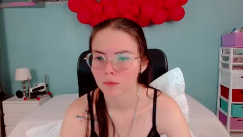 Snapshot of lexalove_doll chatting on September 11, 3:50 am Lexas Room online show from September 11, 3:50 am