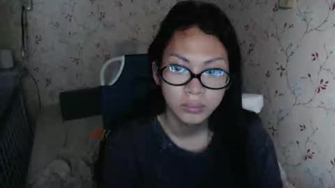 Snapshot of lexi09822 chatting on April 28, 4:17 am Hev Lexi online show from April 28, 4:17 am