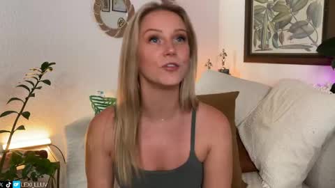 Lexi online show from April 17, 11:52 pm