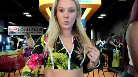 Lexi online show from June 26, 10:14 pm