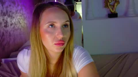 Snapshot of lexi_u_ chatting on December 17, 5:35 am LEXXY online show from December 17, 5:35 am