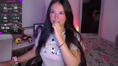 Lexie Thompson   8pm  0000am -5 online show from November 21, 12:43 am