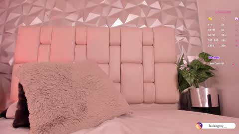 Lexie  online show from January 27, 3:18 pm