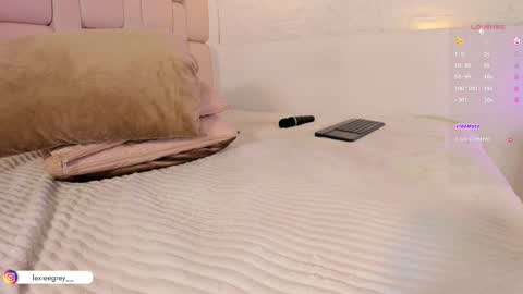 Lexie  online show from February 18, 3:10 pm