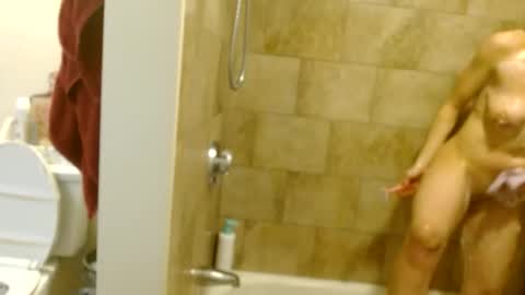 Snapshot of lexiel0veswood chatting on February 21, 10:44 pm lexiel0veswood online show from February 21, 10:44 pm