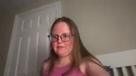 Snapshot of lexielilacs chatting on December 9, 3:18 am lexie online show from December 9, 3:18 am