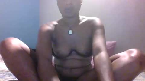 Snapshot of lexieroyal690 chatting on February 14, 2:28 am lexieroyal690 online show from February 14, 2:28 am