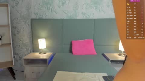 Lexie Thompson  online show from September 15, 12:16 pm