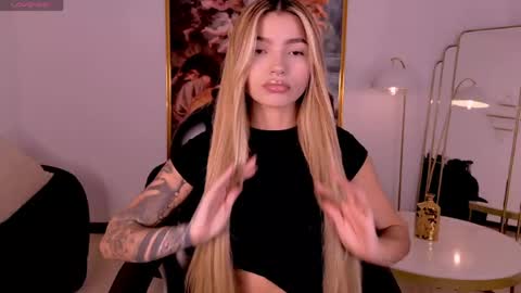 Lexie  online show from June 3, 6:46 pm