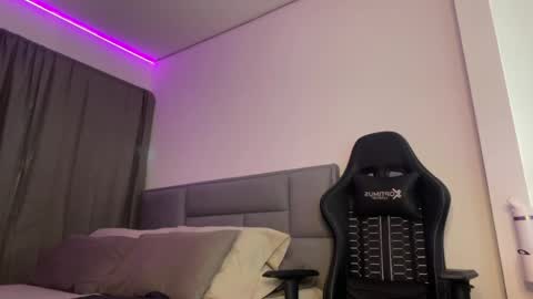 Alexa online show from April 9, 9:09 pm