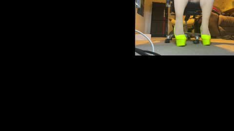 Snapshot of lexusrosexxx chatting on November 19, 9:31 am lexusrosexxx online show from November 19, 9:31 am