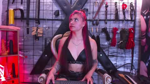 alexia and luu online show from September 20, 12:06 pm