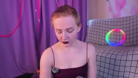 Snapshot of lexy_l0vy chatting on September 24, 7:33 am LexxxY online show from September 24, 7:33 am