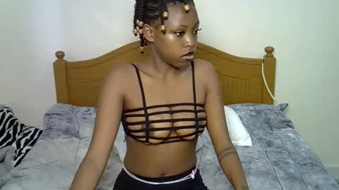 Snapshot of lexy_naughty chatting on November 29, 9:12 am lexy online show from November 29, 9:12 am