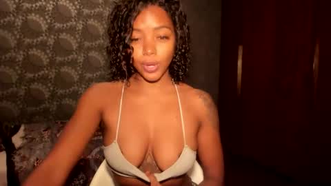 LEXY - Independent account online show from October 8, 9:01 pm