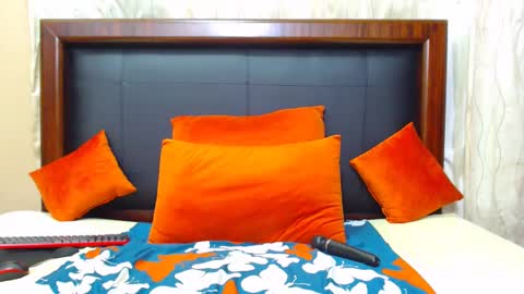 Snapshot of lexybooty09 chatting on January 11, 9:46 pm Silindile Caroline Madlala online show from January 11, 9:46 pm