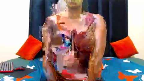 Snapshot of lexybooty09 chatting on March 4, 9:43 pm Silindile Caroline Madlala online show from March 4, 9:43 pm