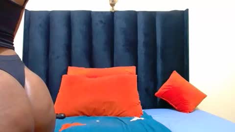 Snapshot of lexybooty09 chatting on October 6, 6:38 pm Silindile Caroline Madlala online show from October 6, 6:38 pm