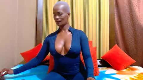 Snapshot of lexybooty09 chatting on December 20, 7:21 pm Silindile Caroline Madlala online show from December 20, 7:21 pm