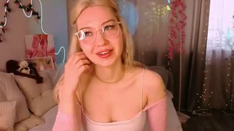 Lily online show from June 23, 4:32 am