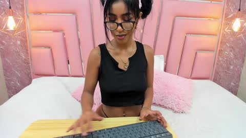 Snapshot of leyla_ebony chatting on January 6, 12:46 pm Leyla online show from January 6, 12:46 pm