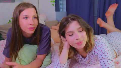 Leila online show from August 8, 10:01 pm