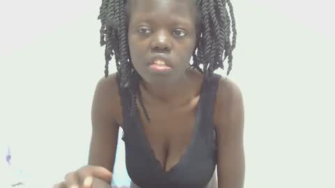 Snapshot of leylani69 chatting on June 22, 11:29 am laylani69 online show from June 22, 11:29 am
