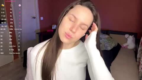 Adeline Di or just cute girl3 online show from February 6, 7:50 pm