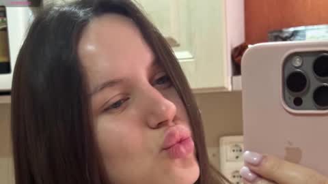 Adeline Di or just cute girl3 online show from February 12, 7:20 pm