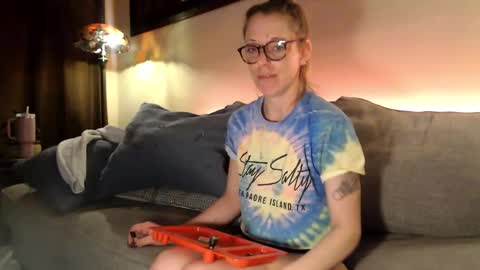 Hornystonerchick online show from December 5, 5:15 am