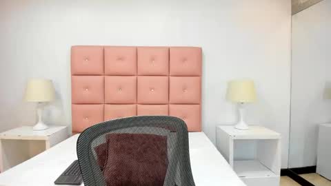 lhiamfitt online show from December 27, 11:06 am