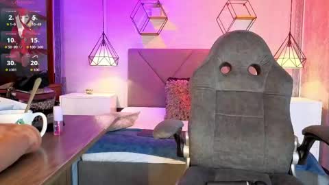 lhiam online show from April 15, 7:58 pm