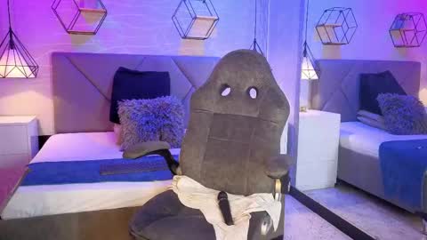 lhiam online show from April 16, 9:50 pm