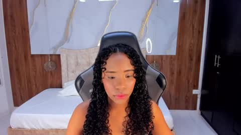 lia_16_ online show from May 25, 11:05 am