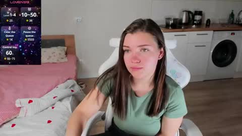 lia_2002_ online show from April 16, 1:23 pm