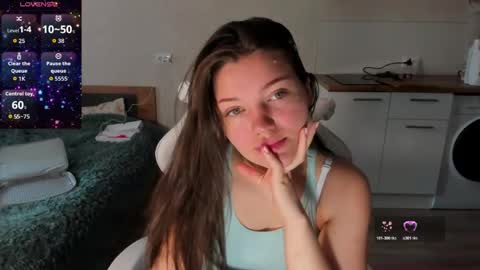 lia_2002_ online show from April 24, 9:34 am