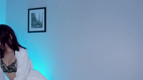 lia online show from February 3, 9:42 pm