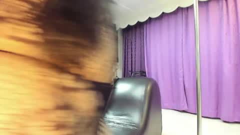 lia__owen online show from May 17, 1:03 am