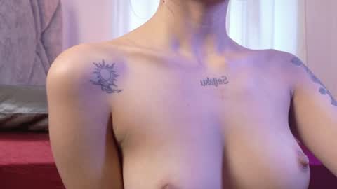 Snapshot of lia__summer chatting on July 19, 4:44 pm lia__summer online show from July 19, 4:44 pm