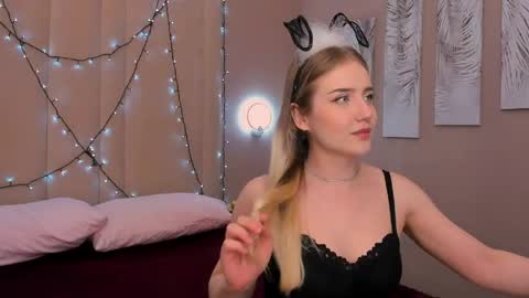 Snapshot of lia_candy_ chatting on April 19, 1:38 am Lia online show from April 19, 1:38 am
