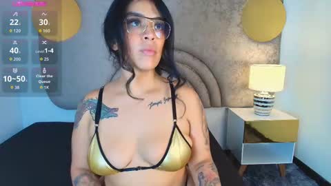 L I A C A P R I C E  online show from October 16, 6:09 pm