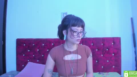 Snapshot of lia_carter_ chatting on November 17, 1:50 pm Lia online show from November 17, 1:50 pm
