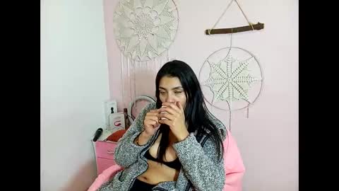 Snapshot of lia_hottie chatting on December 2, 12:40 pm Lia online show from December 2, 12:40 pm