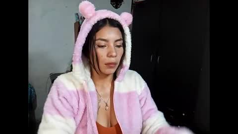 Snapshot of lia_hottie chatting on December 13, 11:13 am Lia online show from December 13, 11:13 am