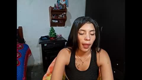 Snapshot of lia_hottie chatting on December 17, 10:00 pm Lia online show from December 17, 10:00 pm