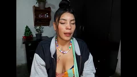 Snapshot of lia_hottie chatting on December 21, 3:47 am Lia online show from December 21, 3:47 am