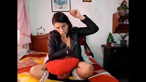 Snapshot of lia_hottie chatting on December 27, 2:12 pm Lia online show from December 27, 2:12 pm