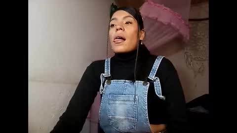 Snapshot of lia_hottie chatting on January 28, 10:01 pm Lia online show from January 28, 10:01 pm