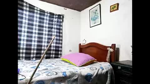 Snapshot of lia_hottie chatting on February 10, 11:36 am Lia online show from February 10, 11:36 am